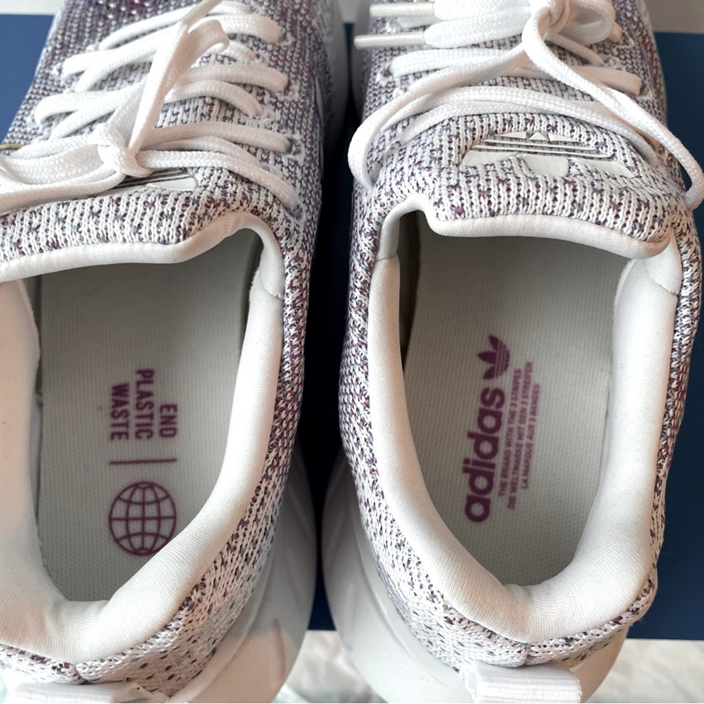 Adidas Originals Swift Run 22 Shoes - Picture 9 of 14